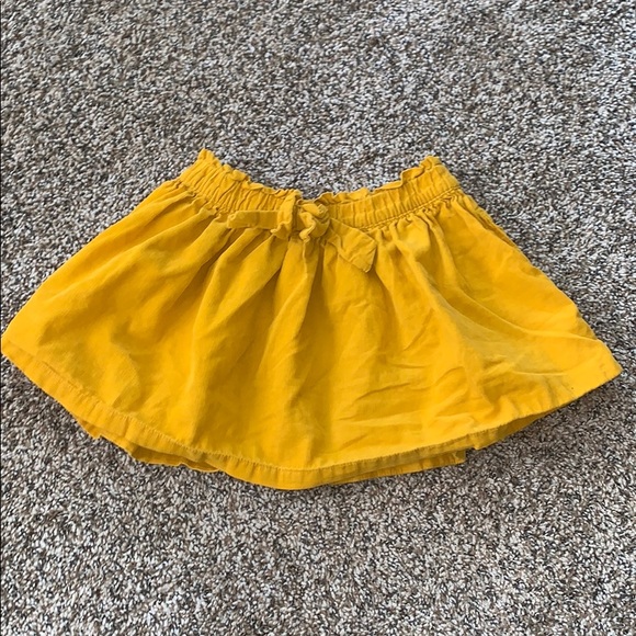 OshKosh B'gosh Other - 😍 Oshkosh genuine kids 4T skirt mustard yellow